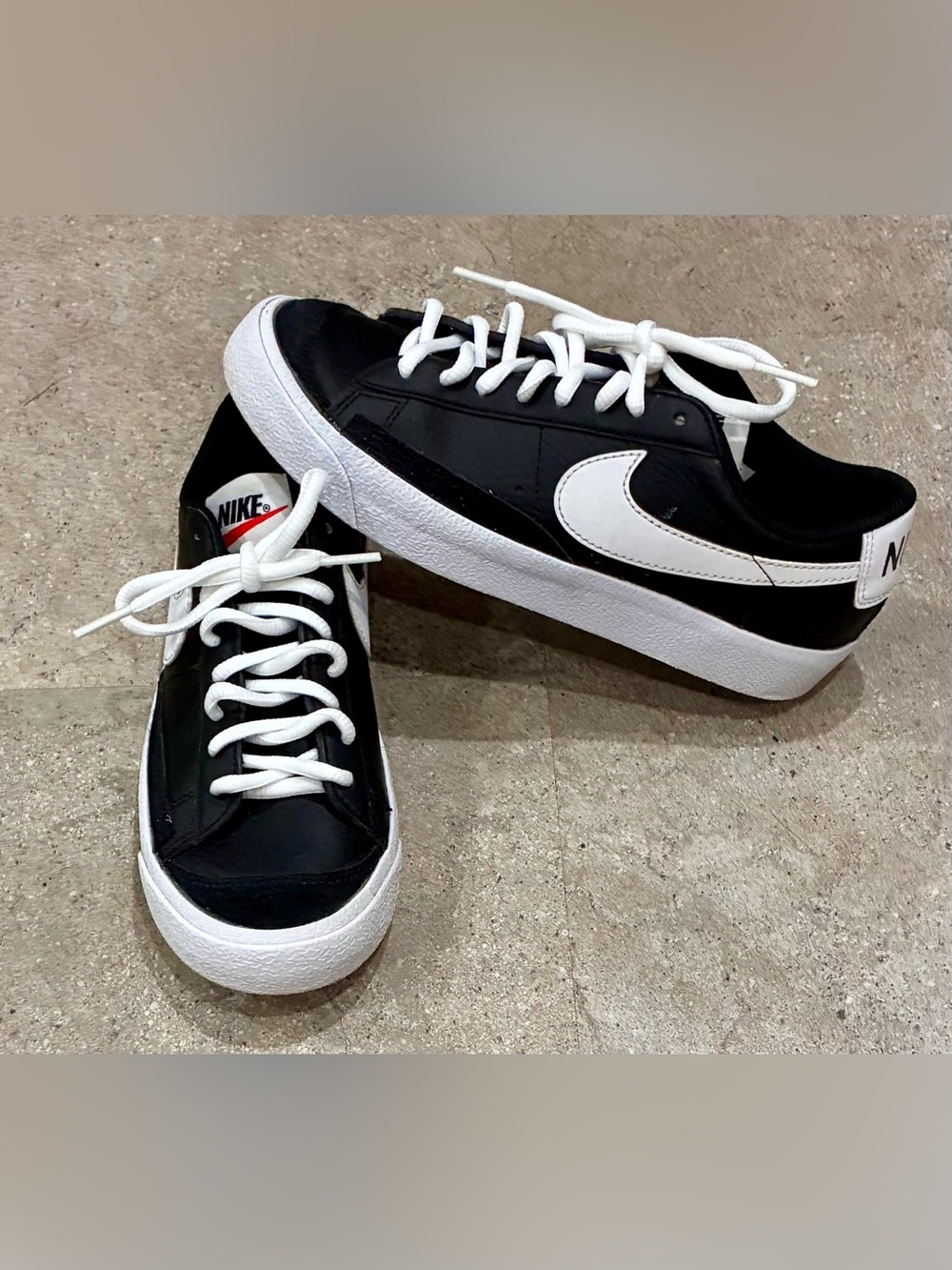 Youth Boys NIKE Blazer Low Shoes, sz 4Y